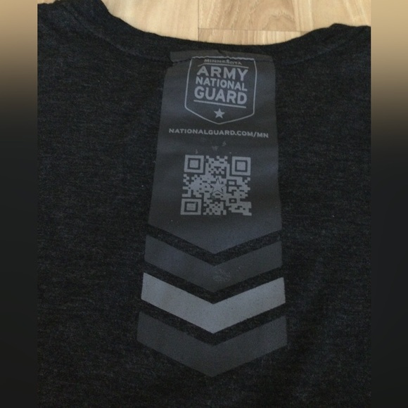 Minnesota Army National Guard T-shirt - Picture 2 of 5